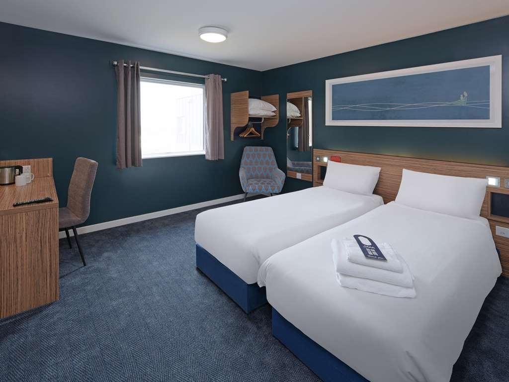 Travelodge Southampton Истли Номер фото