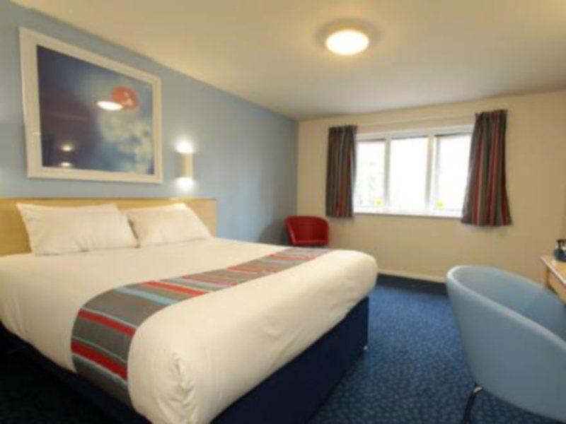 Travelodge Southampton Истли Экстерьер фото